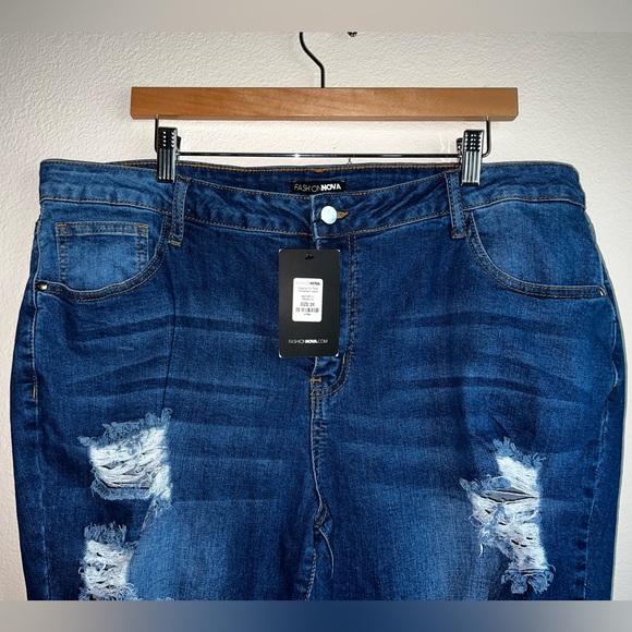 Fashion Nova Digging for Gold Distressed Jeans - Picture 6 of 9